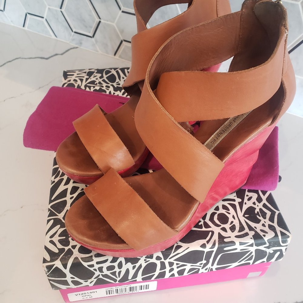 Diane von Furstenberg Opal wedges size 8.5 womens